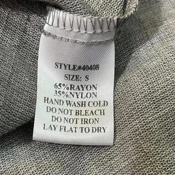 Grade Gather Rayon Nylon Oversized Gray Top Button Front Sz Small - Picture 4 of 7